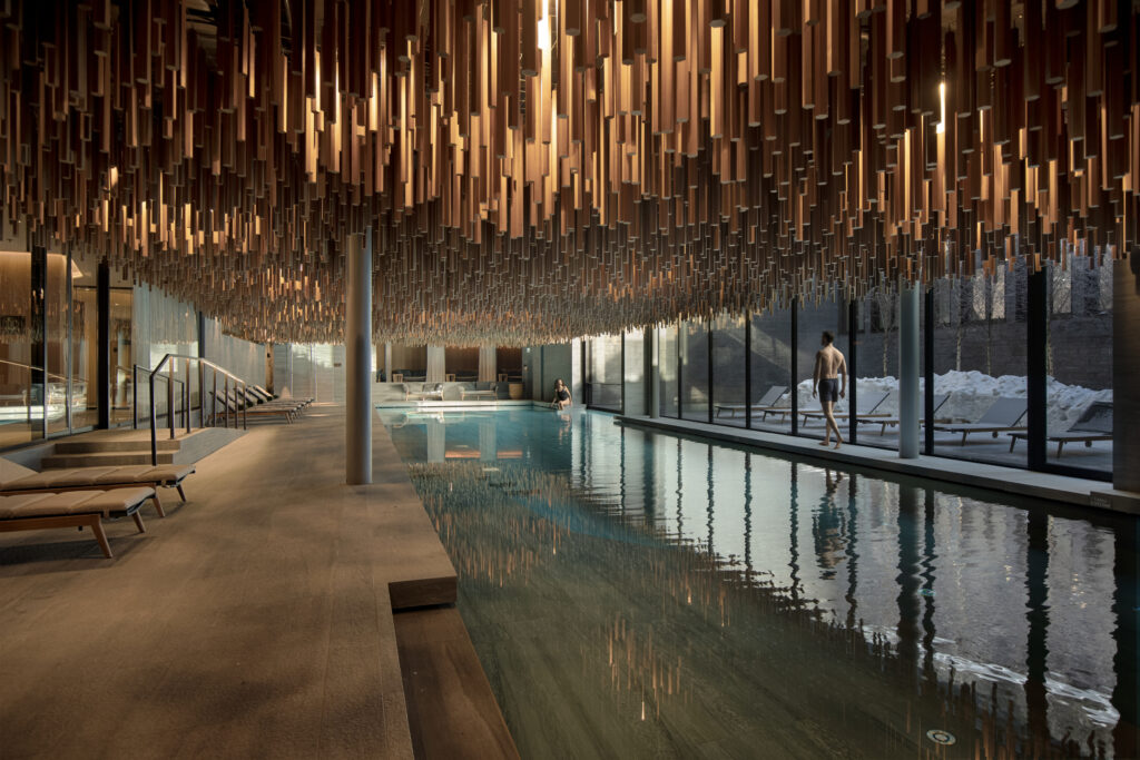 Ganzheitliche Erholung im Six Senses Spa Crans-Montana: Alpine Wellness, Biohacking und nachhaltige Spa-Treatments sorgen für Tiefenentspannung auf höchstem Niveau.